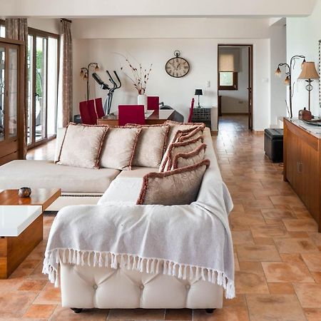 Luxury Villa Hera - Beachfront 로다 외부 사진