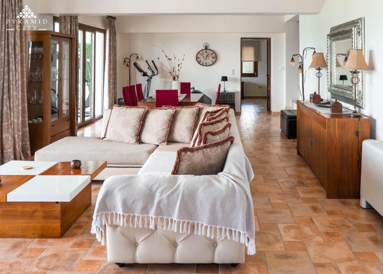 Luxury Villa Hera - Beachfront 로다 외부 사진